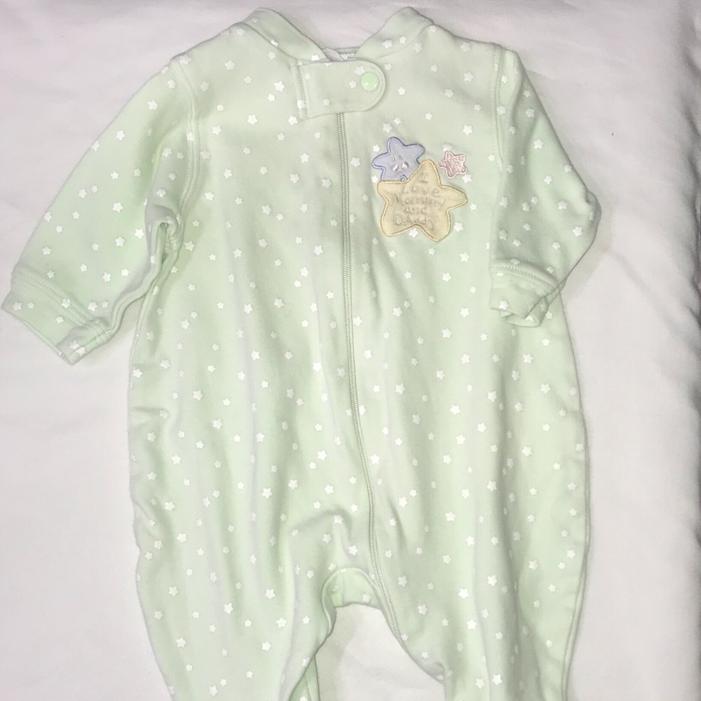 2 for $10 or 4 for $15✨ ✨ Just Born 0-3M Footie
